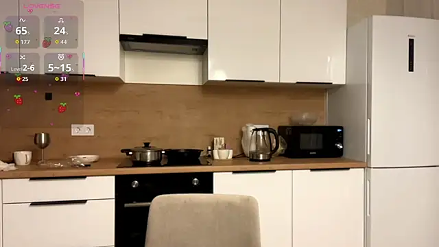 Snapshot of FavorLeila chatting on September 24, 2:27 pm FavorLeila online show from September 24, 2:27 pm