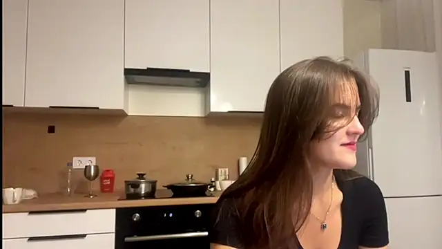 Snapshot of FavorLeila chatting on October 2, 3:28 pm FavorLeila online show from October 2, 3:28 pm