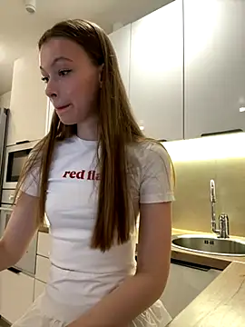 FriendlyFire 18 online show from October 25, 8:05 pm