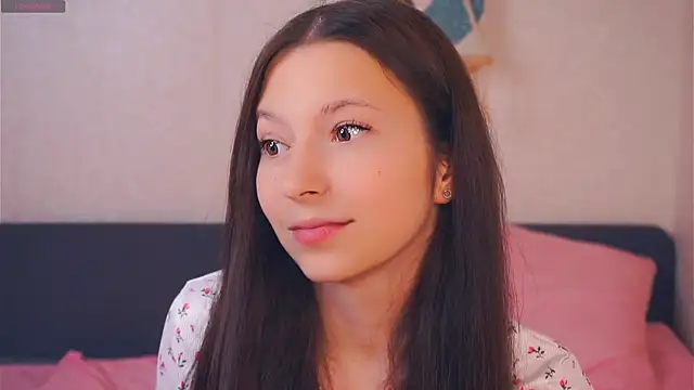 GabrielleLynchard online show from October 31, 7:07 pm