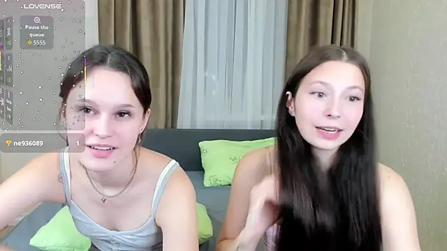 GabrielleLynchard online show from September 16, 7:33 pm