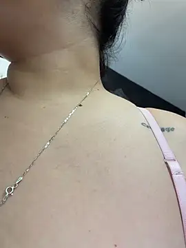 krisstenSantos online show from February 26, 1:10 pm