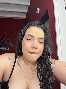 krisstenSantos online show from February 16, 3:23 pm