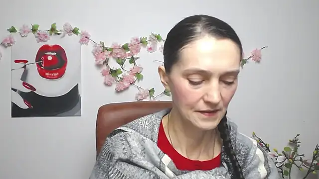 TayaFinch online show from December 3, 1:57 pm