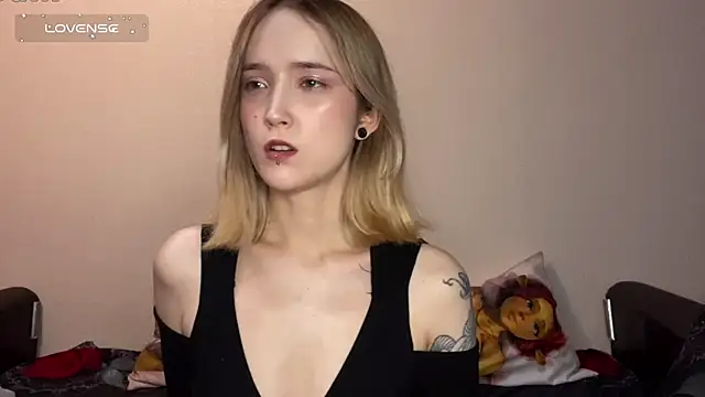 Snapshot of SoftcoreAlly chatting on October 13, 3:58 pm SoftcoreAlly online show from October 13, 3:58 pm