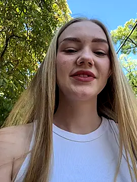 MilaMoone online show from September 23, 10:35 am