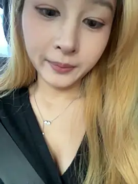 yuki june online show from November 3, 8:40 am