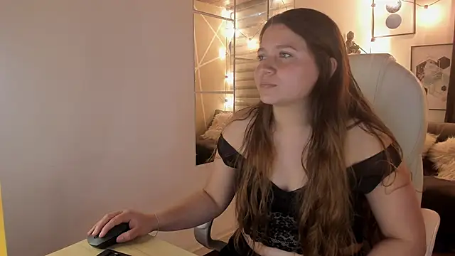 sophiee09  online show from October 14, 3:25 pm