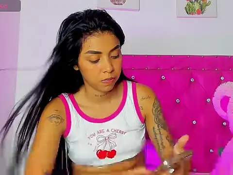 dahiiangomezz online show from March 14, 8:10 pm