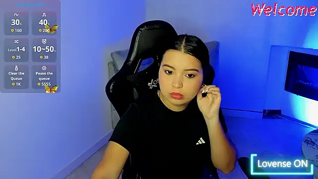 LunaWiill  online show from January 8, 7:07 pm