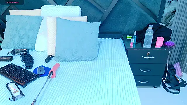 SabrinnaTaylor online show from February 27, 8:30 pm