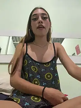 loirinhaaa online show from February 1, 2:43 am