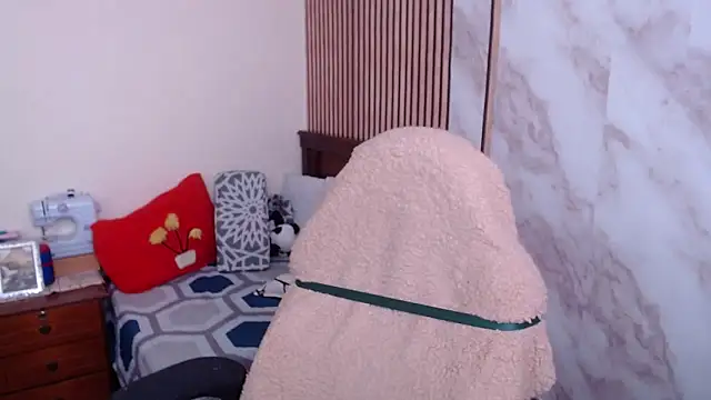 camilavargas  online show from February 6, 4:43 pm