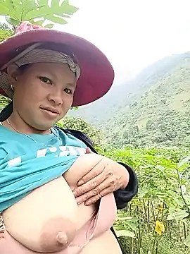 callistra online show from November 12, 5:49 am