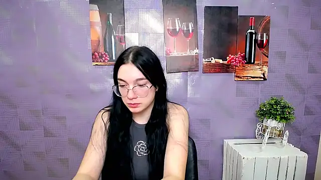 Snapshot of MiraBabe_ chatting on October 27, 12:44 pm MiraBabe  online show from October 27, 12:44 pm