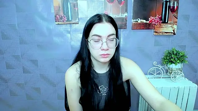 Snapshot of MiraBabe_ chatting on October 20, 7:33 am MiraBabe  online show from October 20, 7:33 am