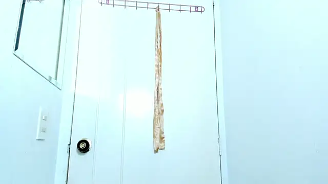 Cami Vargas online show from October 23, 2:23 pm