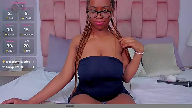 hazellanee online show from November 17, 5:52 am