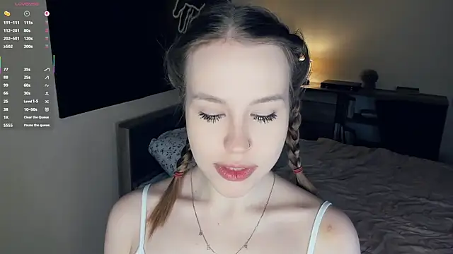 MaliaBourraine online show from December 14, 7:03 am