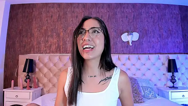 LiaaTurner online show from September 22, 9:35 pm