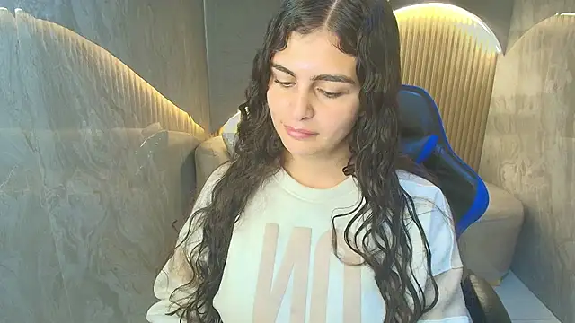 dany r  online show from November 17, 1:23 pm