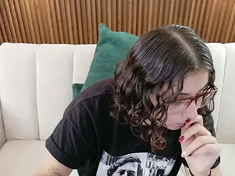 dirty feelena online show from February 6, 6:00 pm