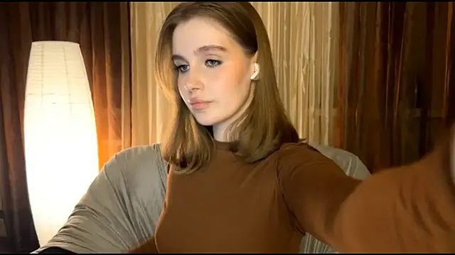 Snapshot of Sibriina_Liliya chatting on October 8, 9:19 pm Sibriina Liliya online show from October 8, 9:19 pm