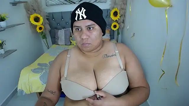 hotlesby valery online show from October 16, 7:27 pm