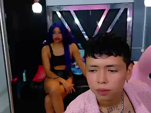 Snapshot of Twindesires chatting on September 26, 3:15 am Twindesires online show from September 26, 3:15 am