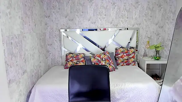 Snapshot of sarita_princess7 chatting on October 23, 8:37 pm sarita princess7 online show from October 23, 8:37 pm