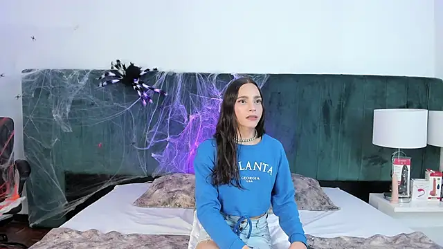 VanessaParis   online show from October 26, 8:37 pm