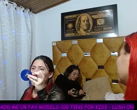 LITTLEKITTY19 online show from February 19, 1:32 pm