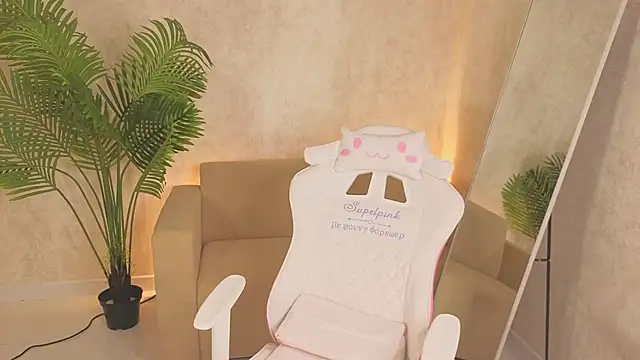 Snapshot of kianawhite chatting on October 18, 4:48 am kianawhite online show from October 18, 4:48 am