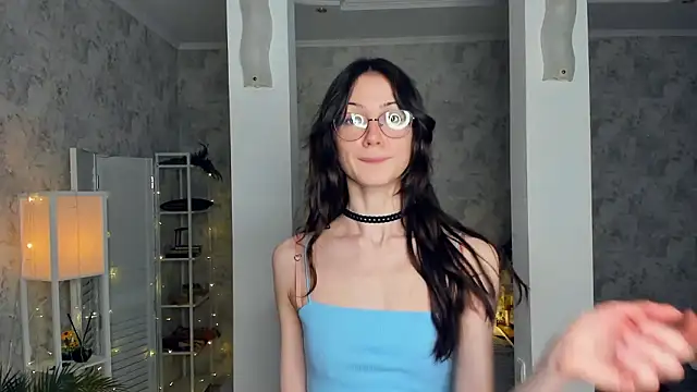 ReneeLippeatt online show from February 2, 8:08 pm