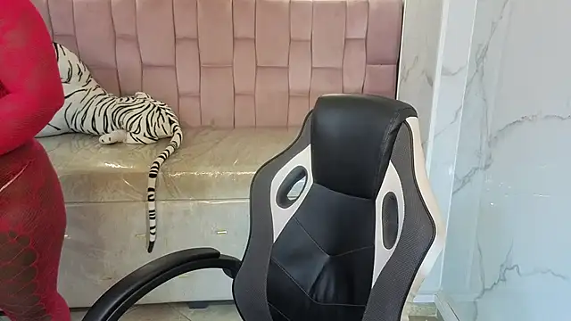 Soffia b online show from October 15, 3:20 am