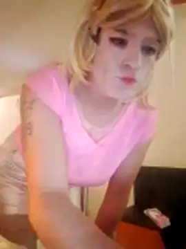 transreyna online show from November 12, 11:25 pm