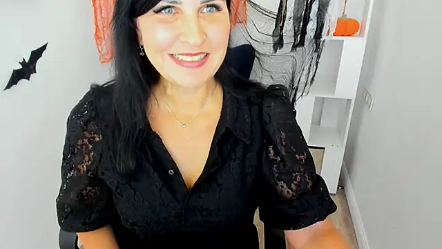 Moon Veloure1 online show from October 22, 12:10 pm