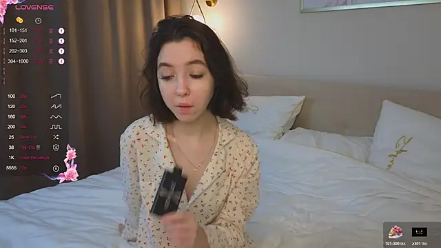 Veyaspace online show from October 18, 1:25 pm