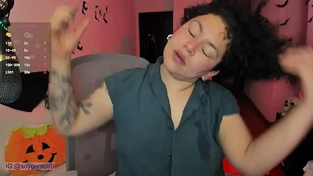 Chubby Licius online show from November 3, 1:53 am