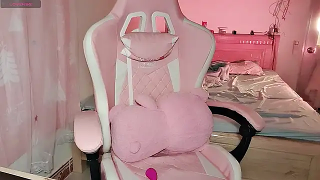 Helen-Tran online show from October 1, 12:04 am