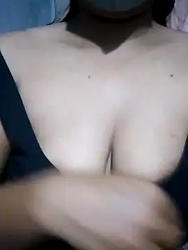 Snapshot of LylyCii96 chatting on October 1, 4:28 am LylyCii96 online show from October 1, 4:28 am