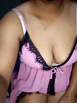 Snapshot of LylyCii96 chatting on October 26, 4:41 am LylyCii96 online show from October 26, 4:41 am