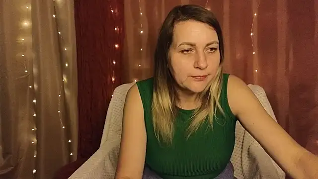 Snapshot of silvaraNoir chatting on September 28, 4:12 pm silvaraNoir online show from September 28, 4:12 pm