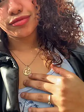 PrettyLia online show from November 22, 8:22 pm