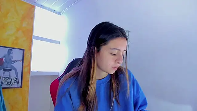 lala clark online show from February 12, 8:10 pm