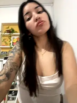 KarenG2025 online show from November 17, 4:02 am