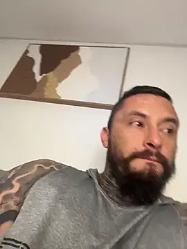 liz and thiago online show from October 6, 1:33 am