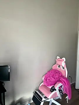 YeahhhitsBreezy online show from November 16, 8:31 pm