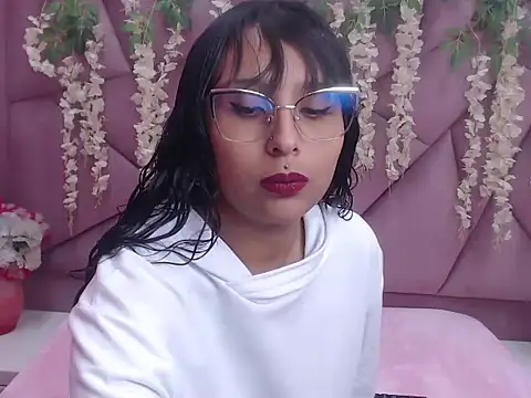 LILI CANDIES online show from October 2, 12:32 pm