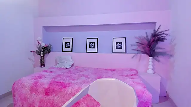 Snapshot of ZaraRosse7 chatting on October 7, 8:13 pm ZaraRosse7 online show from October 7, 8:13 pm